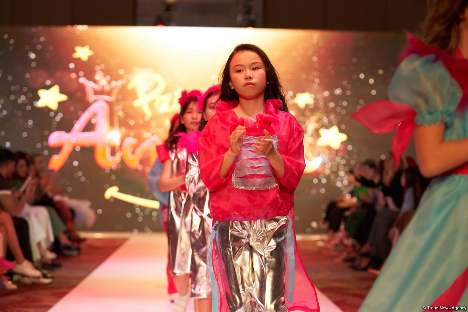 Azerbaijan Fashion Week 2022 – любимый Восток, футуризм, вечерние наряды (ФОТО)