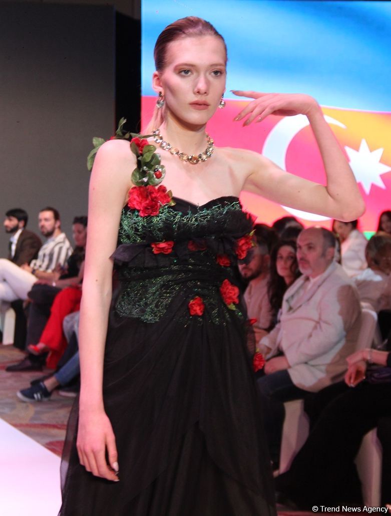 Фахрия Халафова представила новую коллекцию Bella Rosa на Azerbaijan Fashion Week (ФОТО)