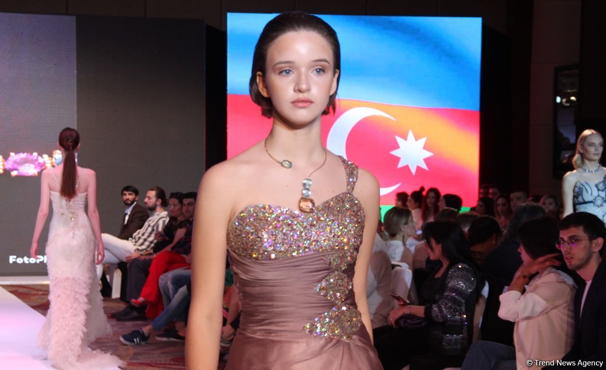 Фахрия Халафова представила новую коллекцию Bella Rosa на Azerbaijan Fashion Week (ФОТО)