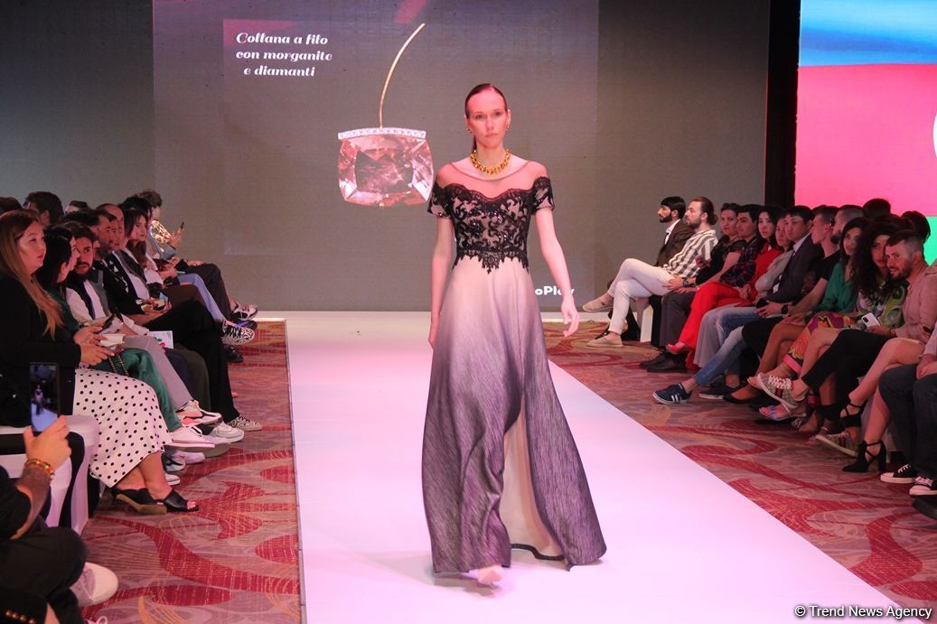 Фахрия Халафова представила новую коллекцию Bella Rosa на Azerbaijan Fashion Week (ФОТО)