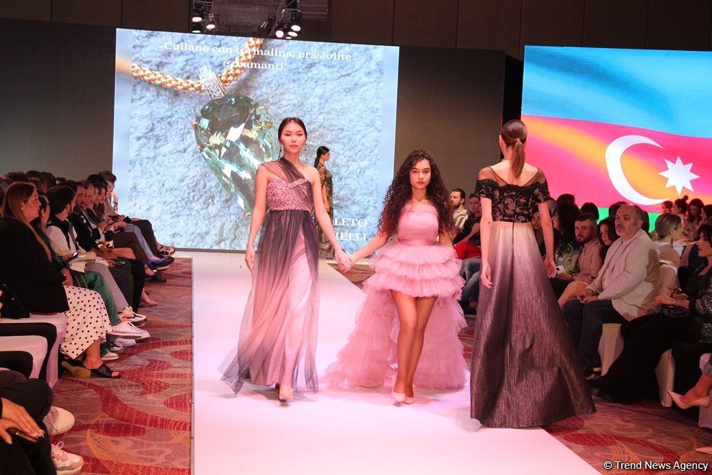 Фахрия Халафова представила новую коллекцию Bella Rosa на Azerbaijan Fashion Week (ФОТО)