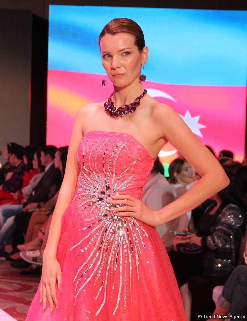 Фахрия Халафова представила новую коллекцию Bella Rosa на Azerbaijan Fashion Week (ФОТО)