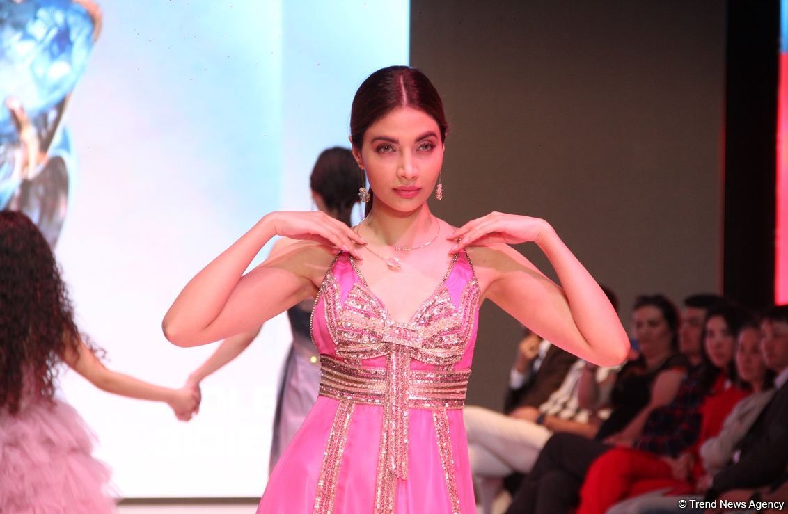 Фахрия Халафова представила новую коллекцию Bella Rosa на Azerbaijan Fashion Week (ФОТО)