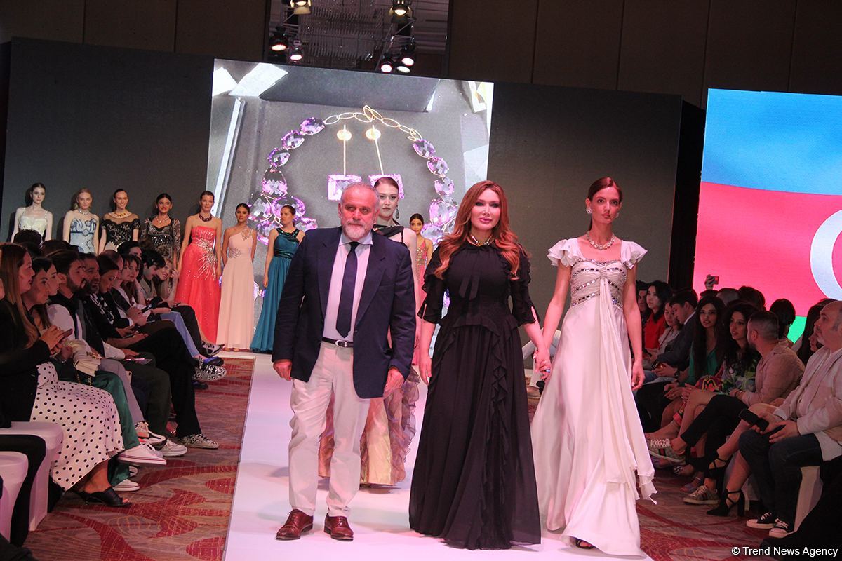 Фахрия Халафова представила новую коллекцию Bella Rosa на Azerbaijan Fashion Week (ФОТО)