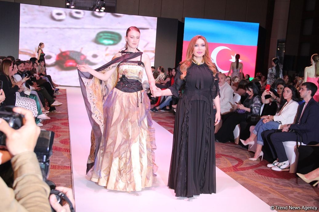 Фахрия Халафова представила новую коллекцию Bella Rosa на Azerbaijan Fashion Week (ФОТО)