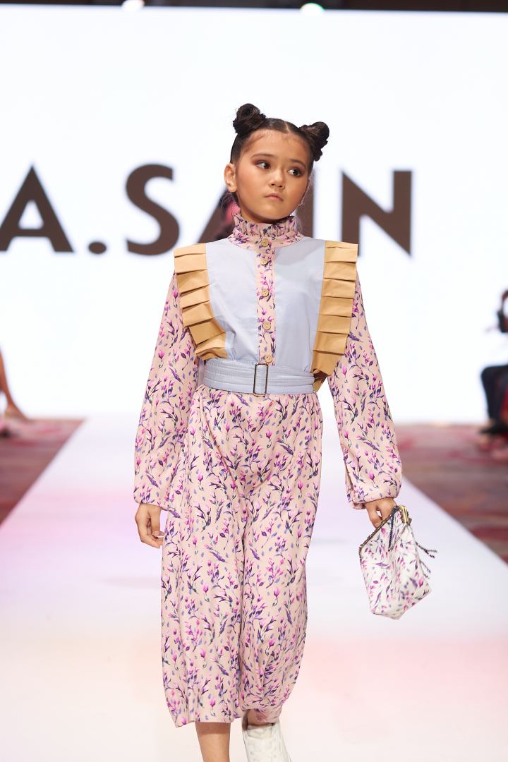 Приятный шок на Azerbaijan Fashion Week 2022 - на подиум вышли модели разного возраста, роста и веса (ФОТО)