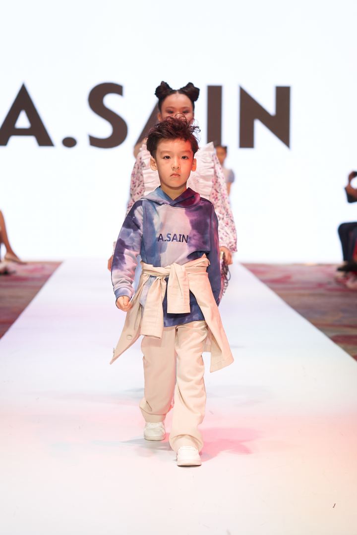 Приятный шок на Azerbaijan Fashion Week 2022 - на подиум вышли модели разного возраста, роста и веса (ФОТО)