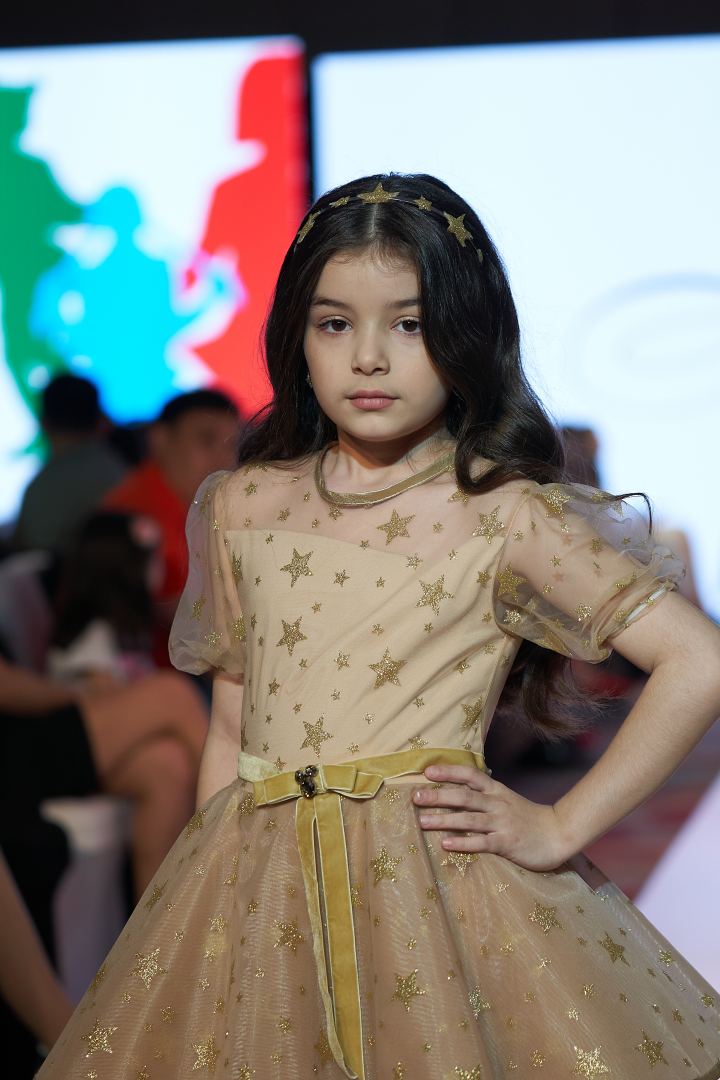 Приятный шок на Azerbaijan Fashion Week 2022 - на подиум вышли модели разного возраста, роста и веса (ФОТО)