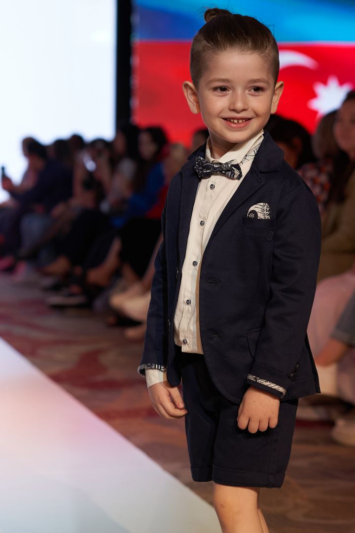 Приятный шок на Azerbaijan Fashion Week 2022 - на подиум вышли модели разного возраста, роста и веса (ФОТО)