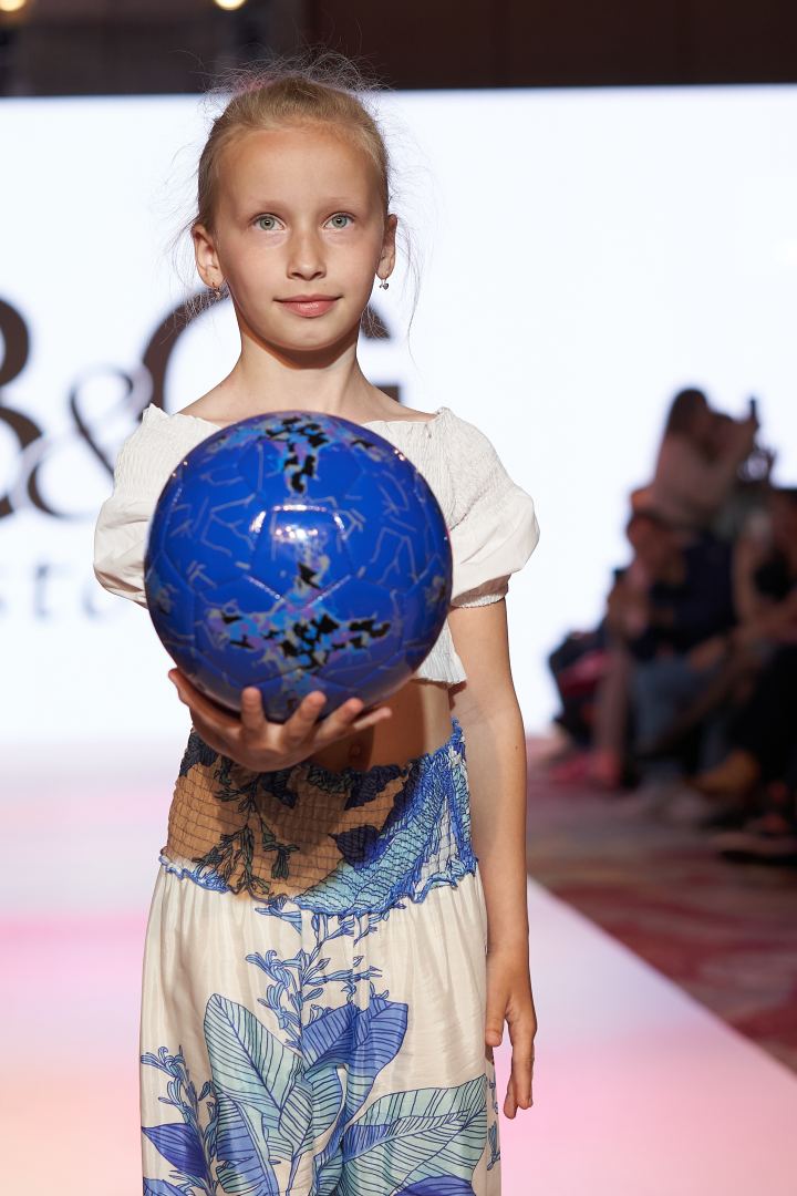Приятный шок на Azerbaijan Fashion Week 2022 - на подиум вышли модели разного возраста, роста и веса (ФОТО)