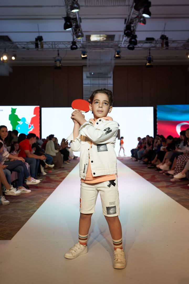 Приятный шок на Azerbaijan Fashion Week 2022 - на подиум вышли модели разного возраста, роста и веса (ФОТО)