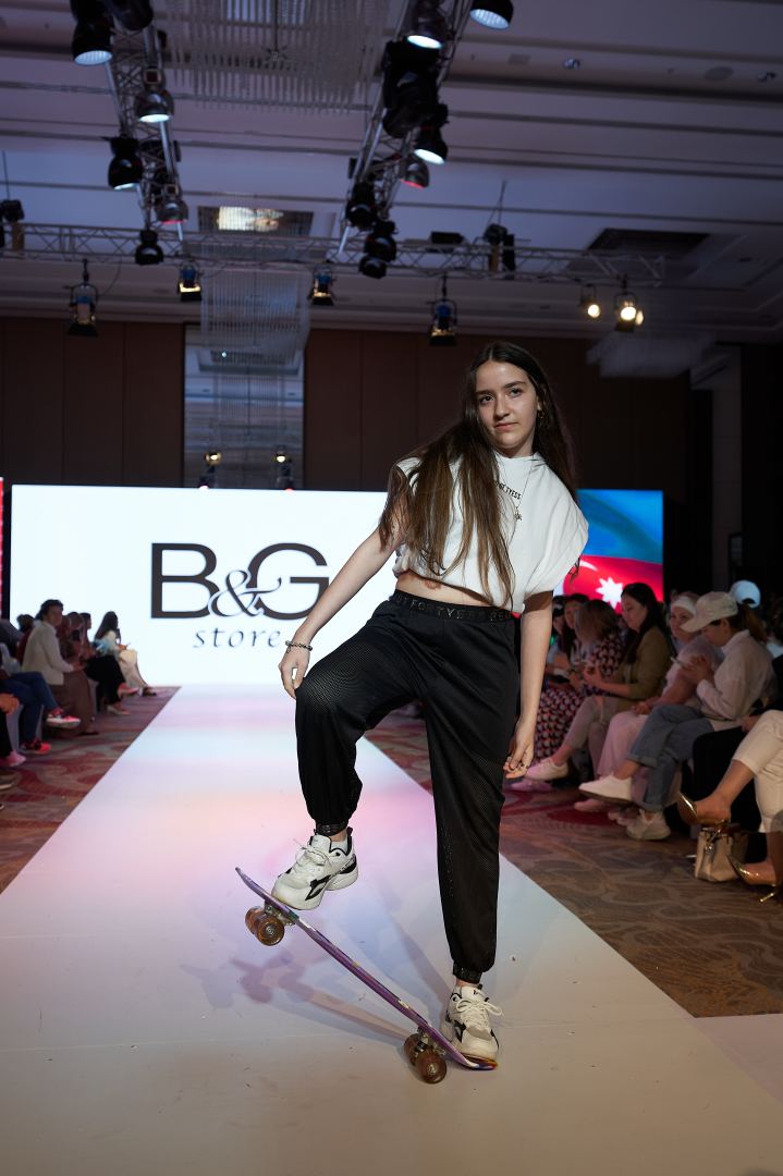 Приятный шок на Azerbaijan Fashion Week 2022 - на подиум вышли модели разного возраста, роста и веса (ФОТО)