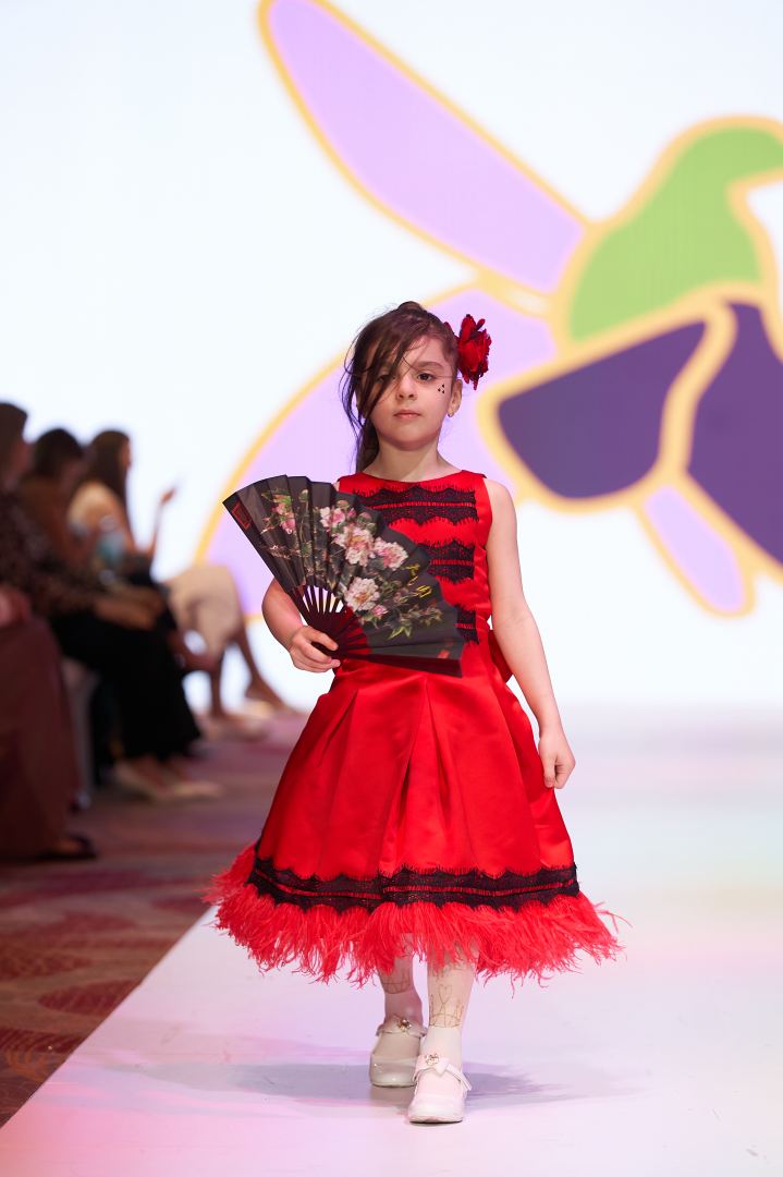Приятный шок на Azerbaijan Fashion Week 2022 - на подиум вышли модели разного возраста, роста и веса (ФОТО)