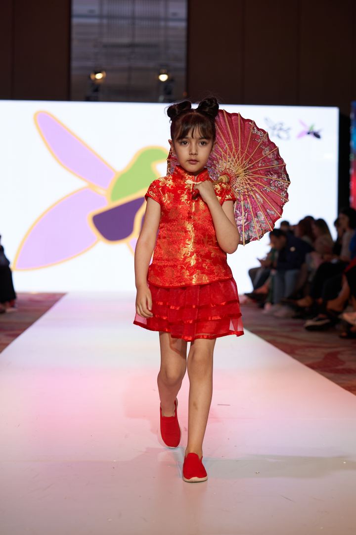 Приятный шок на Azerbaijan Fashion Week 2022 - на подиум вышли модели разного возраста, роста и веса (ФОТО)