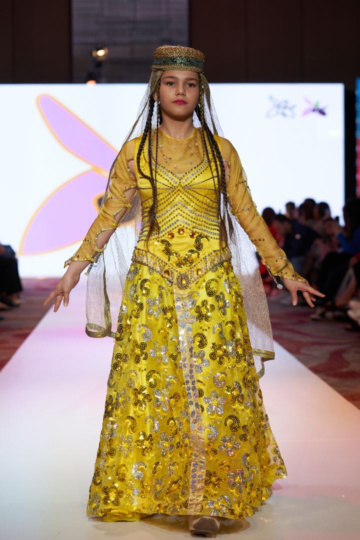 Приятный шок на Azerbaijan Fashion Week 2022 - на подиум вышли модели разного возраста, роста и веса (ФОТО)