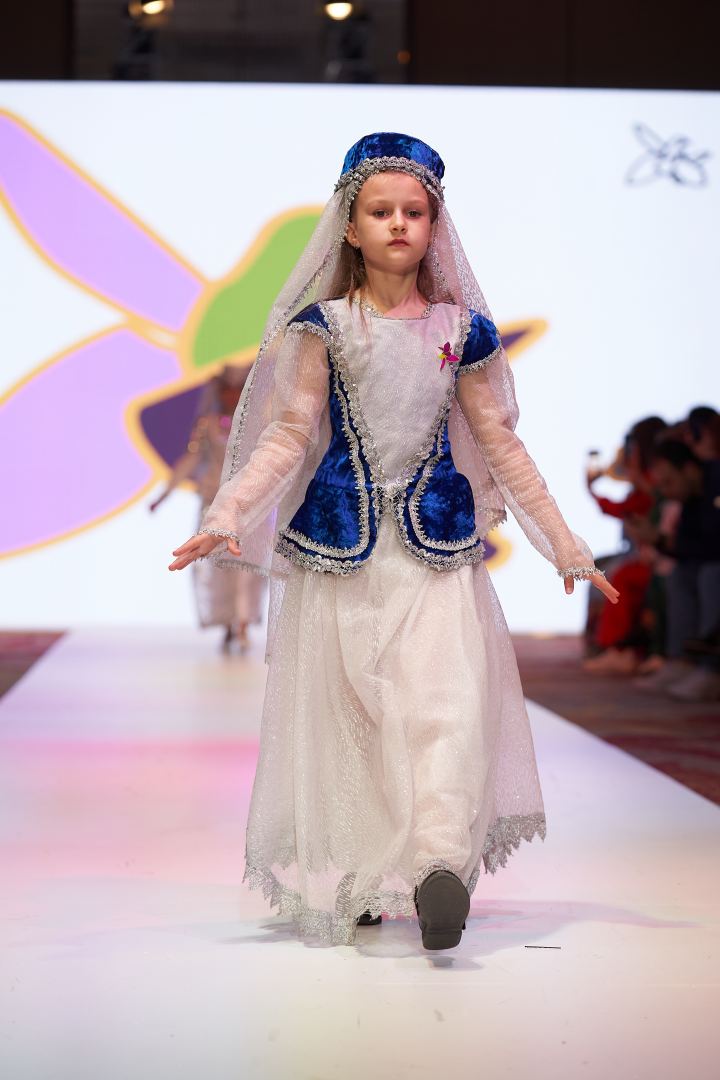 Приятный шок на Azerbaijan Fashion Week 2022 - на подиум вышли модели разного возраста, роста и веса (ФОТО)