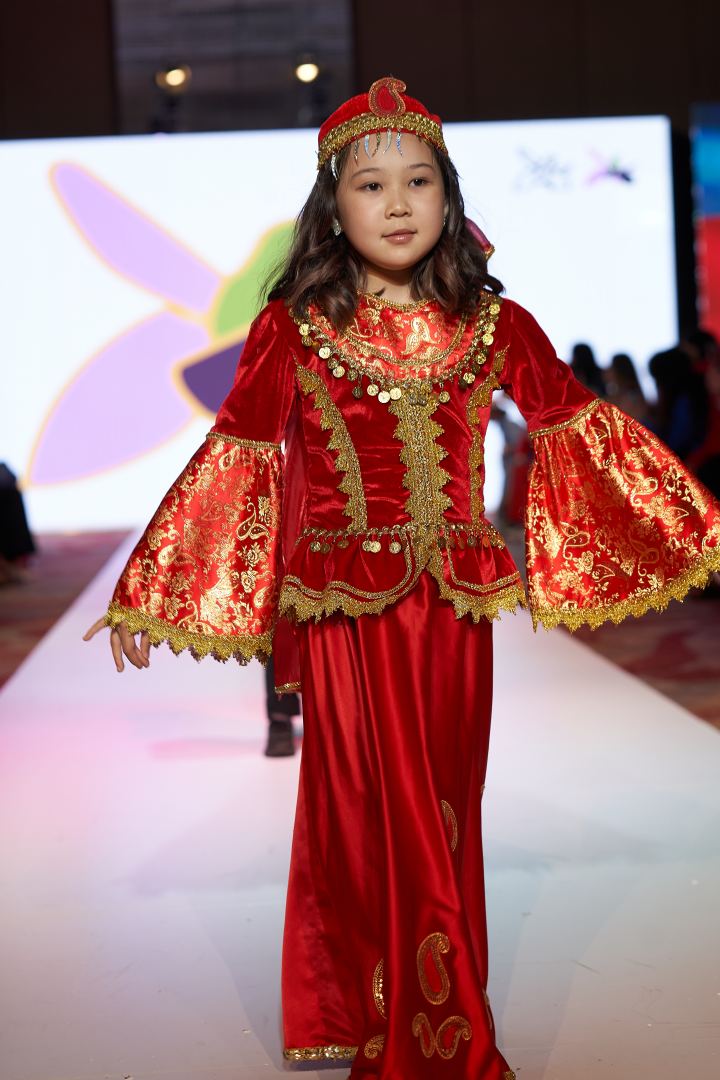Приятный шок на Azerbaijan Fashion Week 2022 - на подиум вышли модели разного возраста, роста и веса (ФОТО)