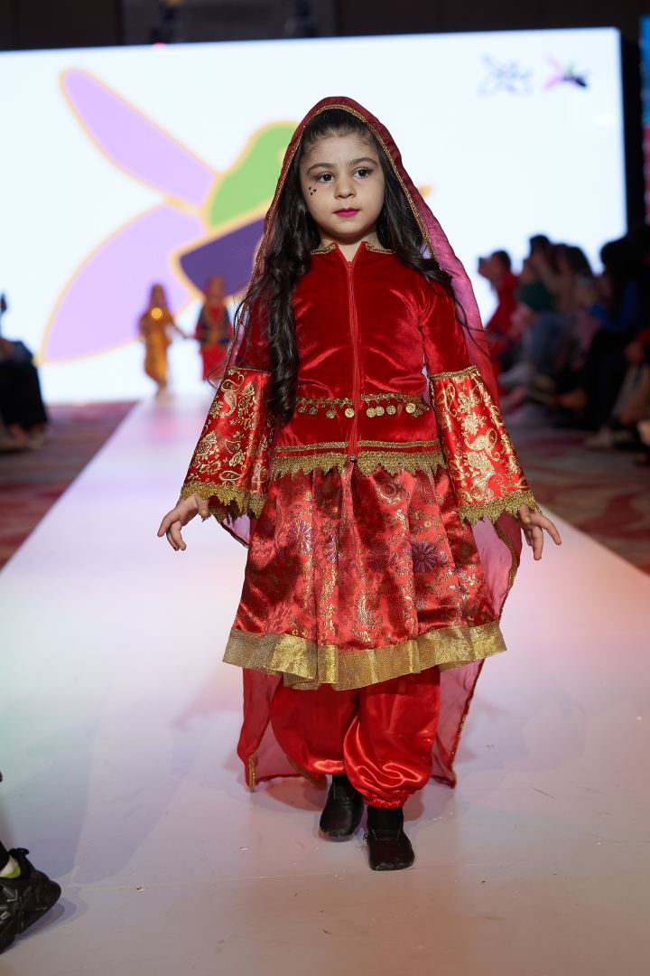 Приятный шок на Azerbaijan Fashion Week 2022 - на подиум вышли модели разного возраста, роста и веса (ФОТО)