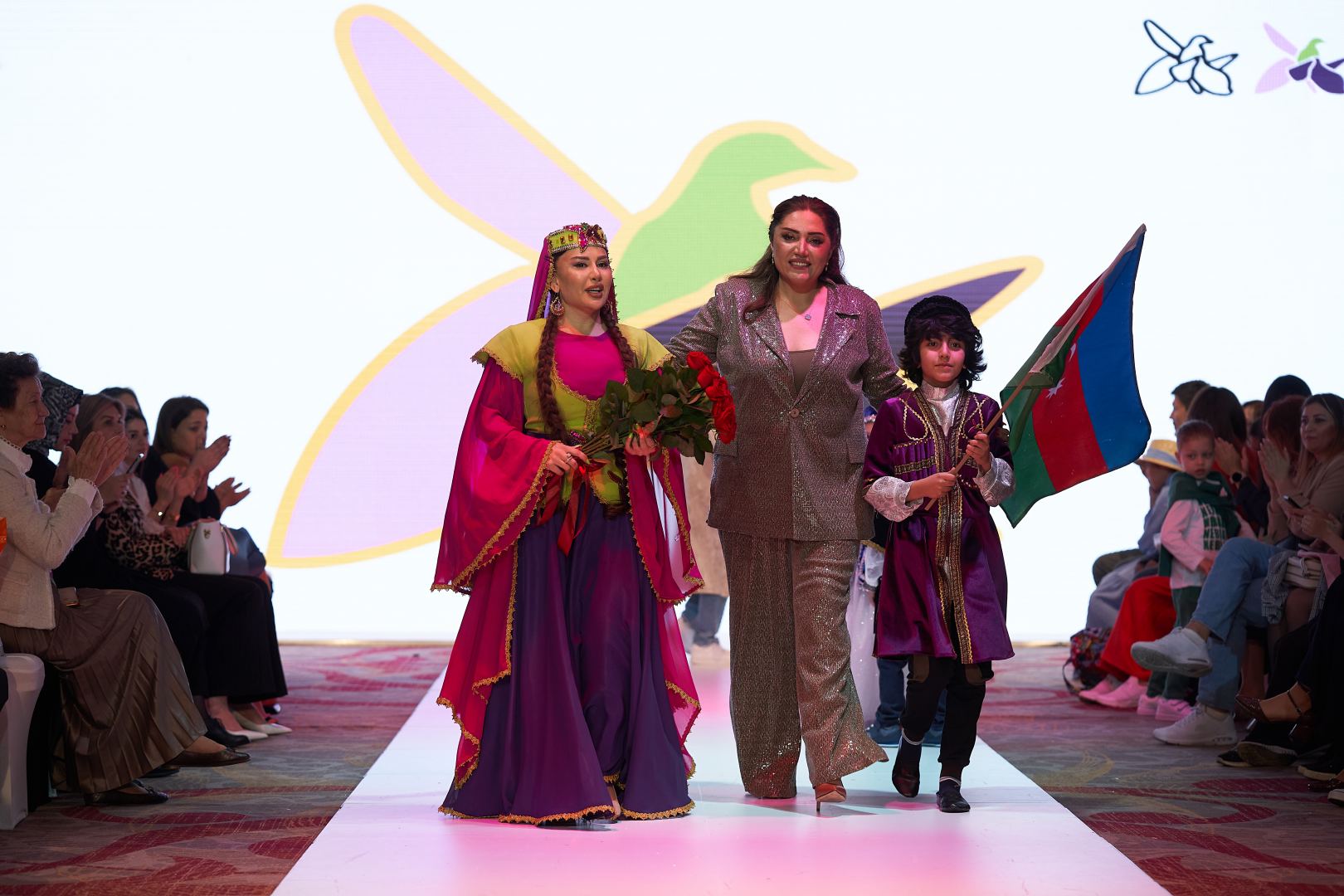 Приятный шок на Azerbaijan Fashion Week 2022 - на подиум вышли модели разного возраста, роста и веса (ФОТО)