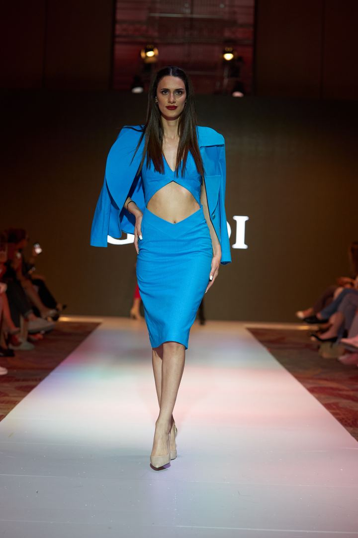 Приятный шок на Azerbaijan Fashion Week 2022 - на подиум вышли модели разного возраста, роста и веса (ФОТО)