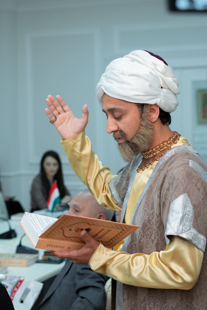 В Баку отметили 580-летие узбекского поэта и мыслителя Алишера Навои (ФОТО)