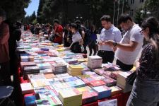 В небо над Баку выпущены 270 шаров – открытие первого Фестиваля литературы и книг тюркского мира (ФОТО)