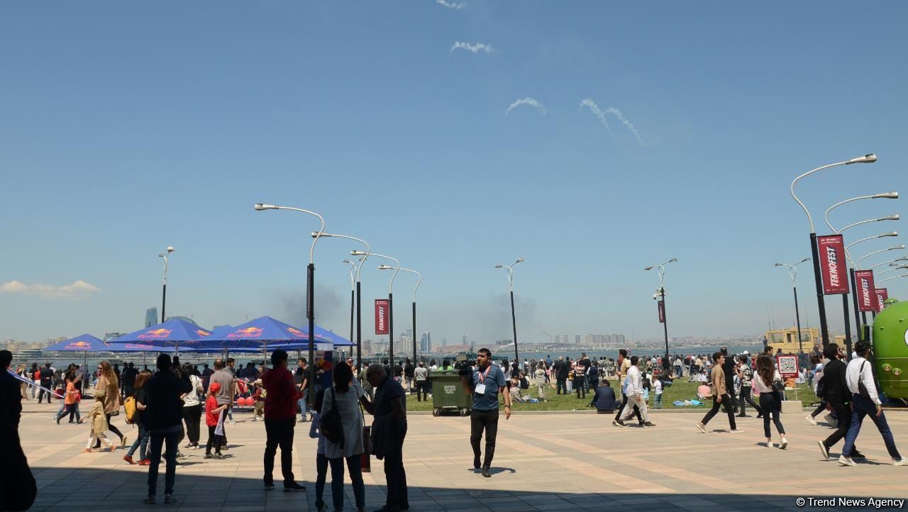 Фотосессия с фестиваля TEKNOFEST в Баку
