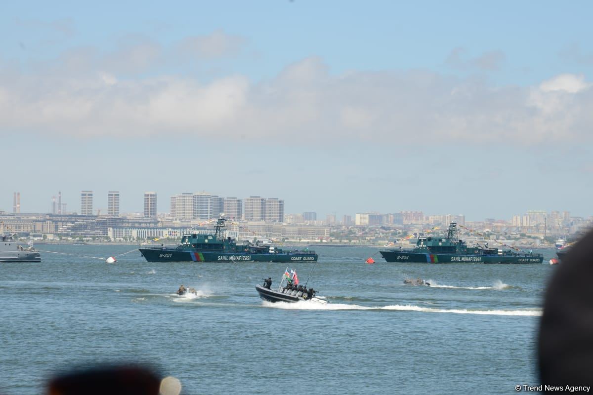 Специализированные войска ВМС Азербайджана выполнили различные маневры в рамках фестиваля TEKNOFEST (ФОТО/ВИДЕО)