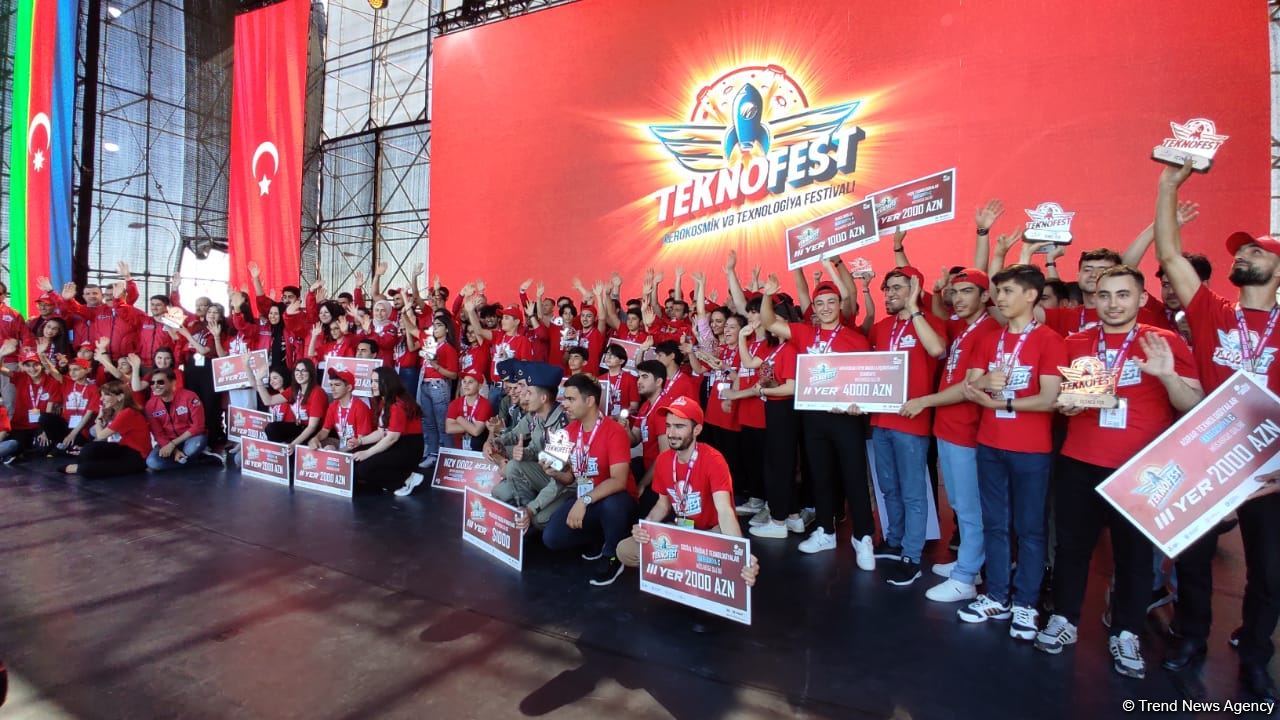 В Баку прошла церемония награждения участников и команд фестиваля TEKNOFEST (ФОТО)