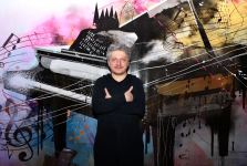 Атмосферное выступление Шаина Новрасли, или Пианист, создающий красоту через музыкальные импровизации (ФОТО/ВИДЕО)