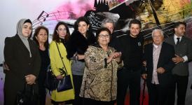 Атмосферное выступление Шаина Новрасли, или Пианист, создающий красоту через музыкальные импровизации (ФОТО/ВИДЕО)