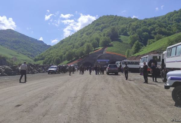 Diplomats get familiarized with tunnel construction work in Azerbaijan's Kalbajar (PHOTO)