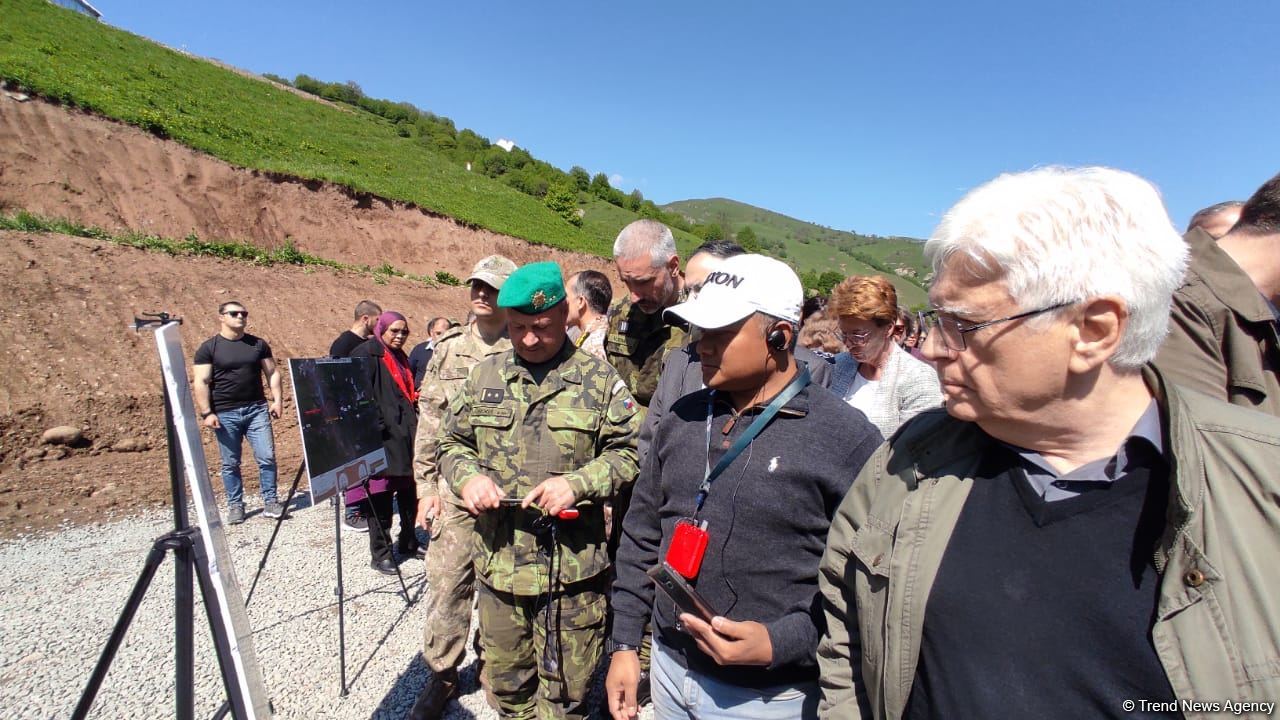 Diplomats get familiarized with tunnel construction work in Azerbaijan's Kalbajar (PHOTO)