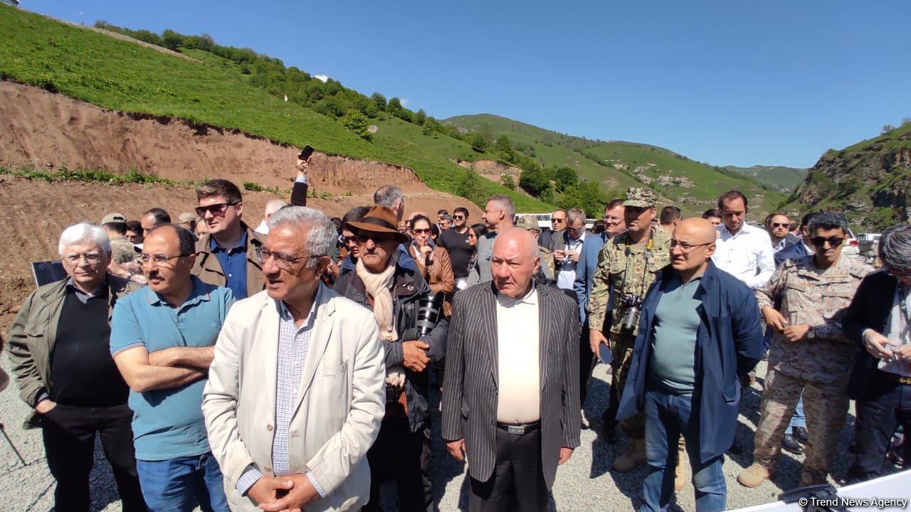 Diplomats get familiarized with tunnel construction work in Azerbaijan's Kalbajar (PHOTO)