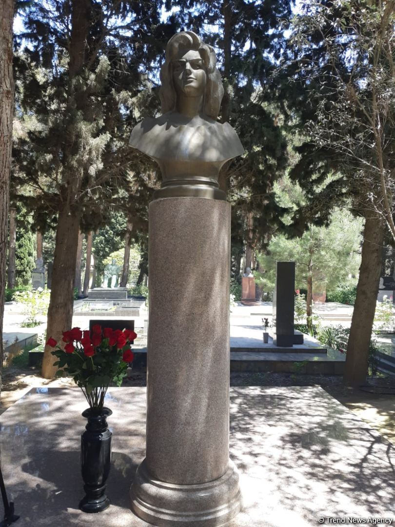 В Баку почтили память известной ханенде Сары Гадимовой (ФОТО)