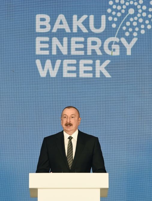 Президент Ильхам Алиев принял участие в церемонии официального открытия 27-й Международной выставки нефти и газа Каспия в рамках Бакинской энергетической 
недели (ФОТО/ВИДЕО)