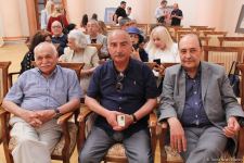 Источающая позитив и добрые эмоции. Бакинская интеллигенция отметила юбилей художницы из Германии (ФОТО)