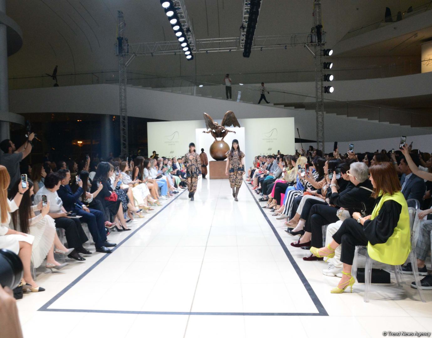 Azerbaijan holds presentation of new carpets, сolorful "AFFFAIR in Carpets" fashion show at Heydar Aliyev Center (PHOTO)
