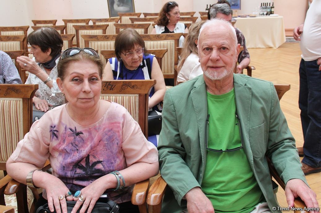 Источающая позитив и добрые эмоции. Бакинская интеллигенция отметила юбилей художницы из Германии (ФОТО)