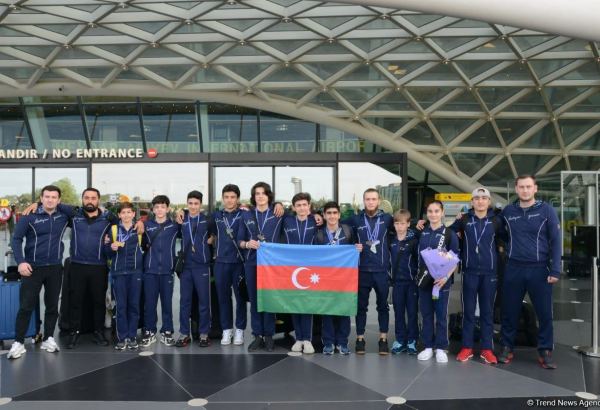 Azerbaijani gymnasts return home with European Championship medals from Italy (PHOTO)