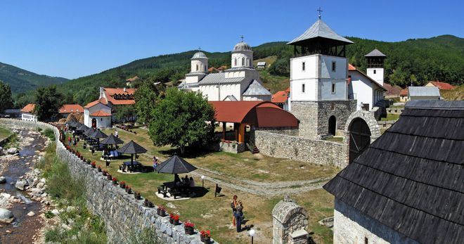 Из Азербайджана в Сербию – древние монастыри на лоне прекрасной природы  (ФОТО)