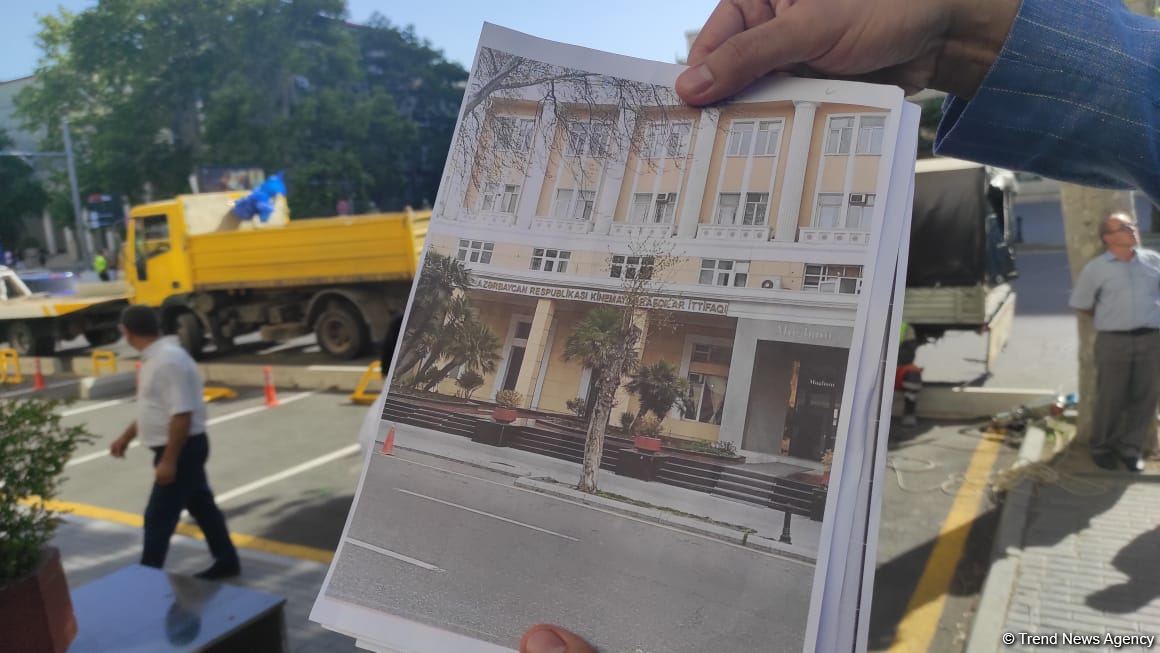 В Баку демонтируется незаконная парковка (ФОТО)
