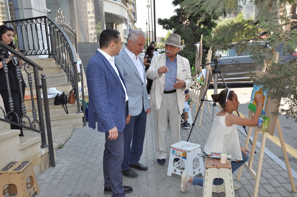 Таланты Шамахы в Баку - фантазии в ярких композициях (ФОТО)