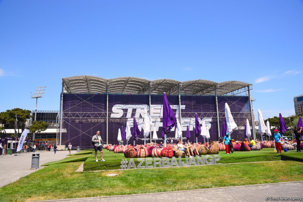 Formula 2 training session starts as part of Formula 1 Azerbaijan Grand Prix (PHOTO)