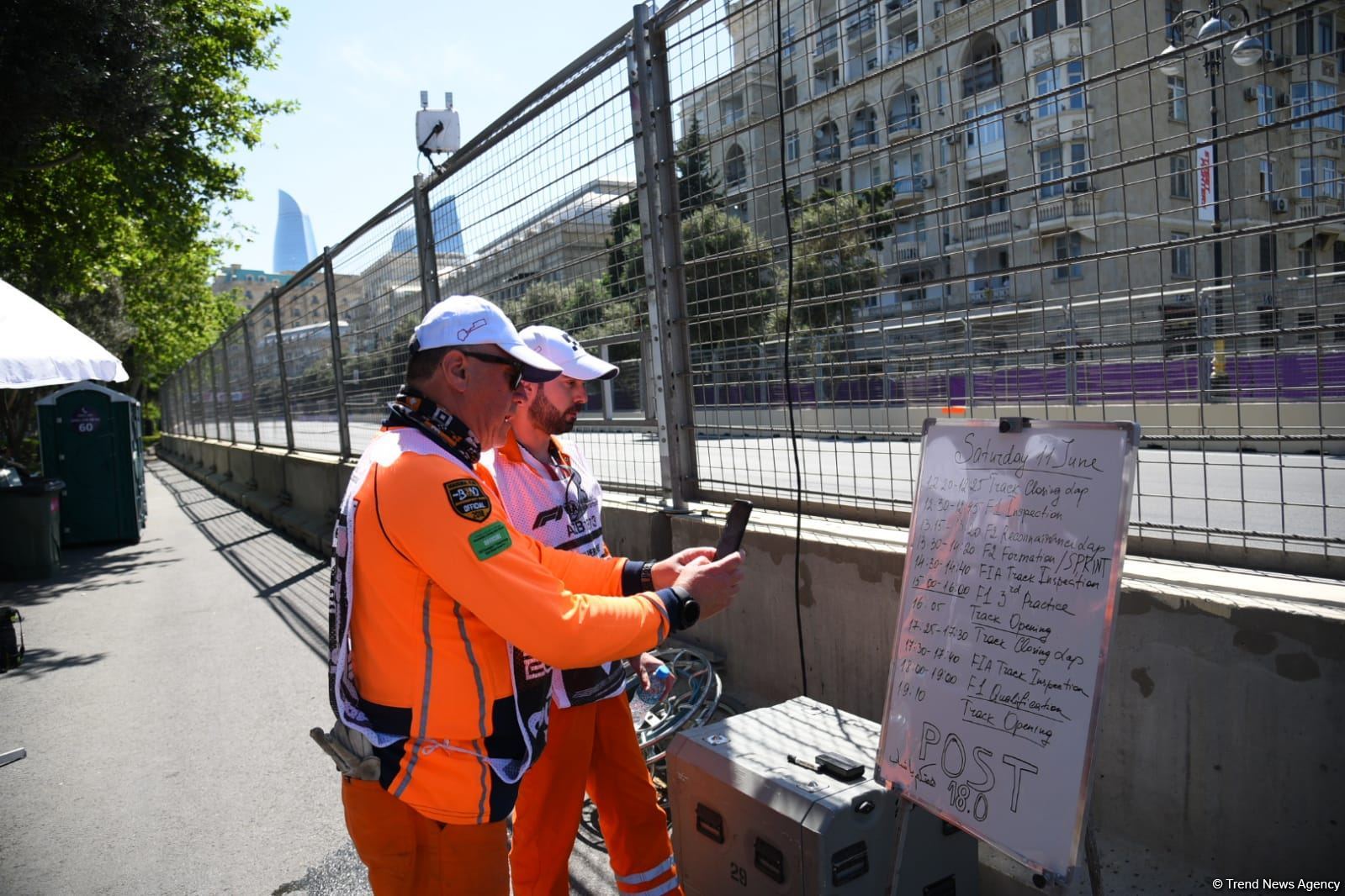 На Гран-при Азербайджана «Формулы-1» начались свободные заезды (ФОТО)
