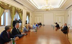 President Ilham Aliyev receives co-chairs and board members of Nizami Ganjavi International Center (PHOTO)