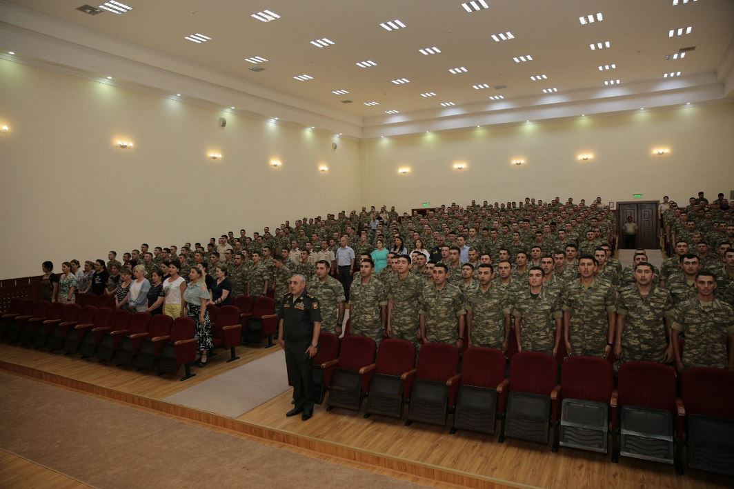 В Баку для военнослужащих проведен праздничный концерт (ФОТО)