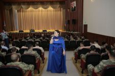 В Баку для военнослужащих проведен праздничный концерт (ФОТО)