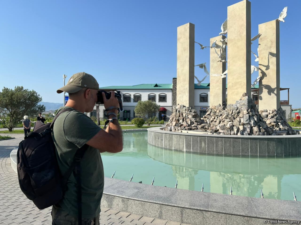 Group of international travelers visit 'smart village' of Aghali (PHOTO)