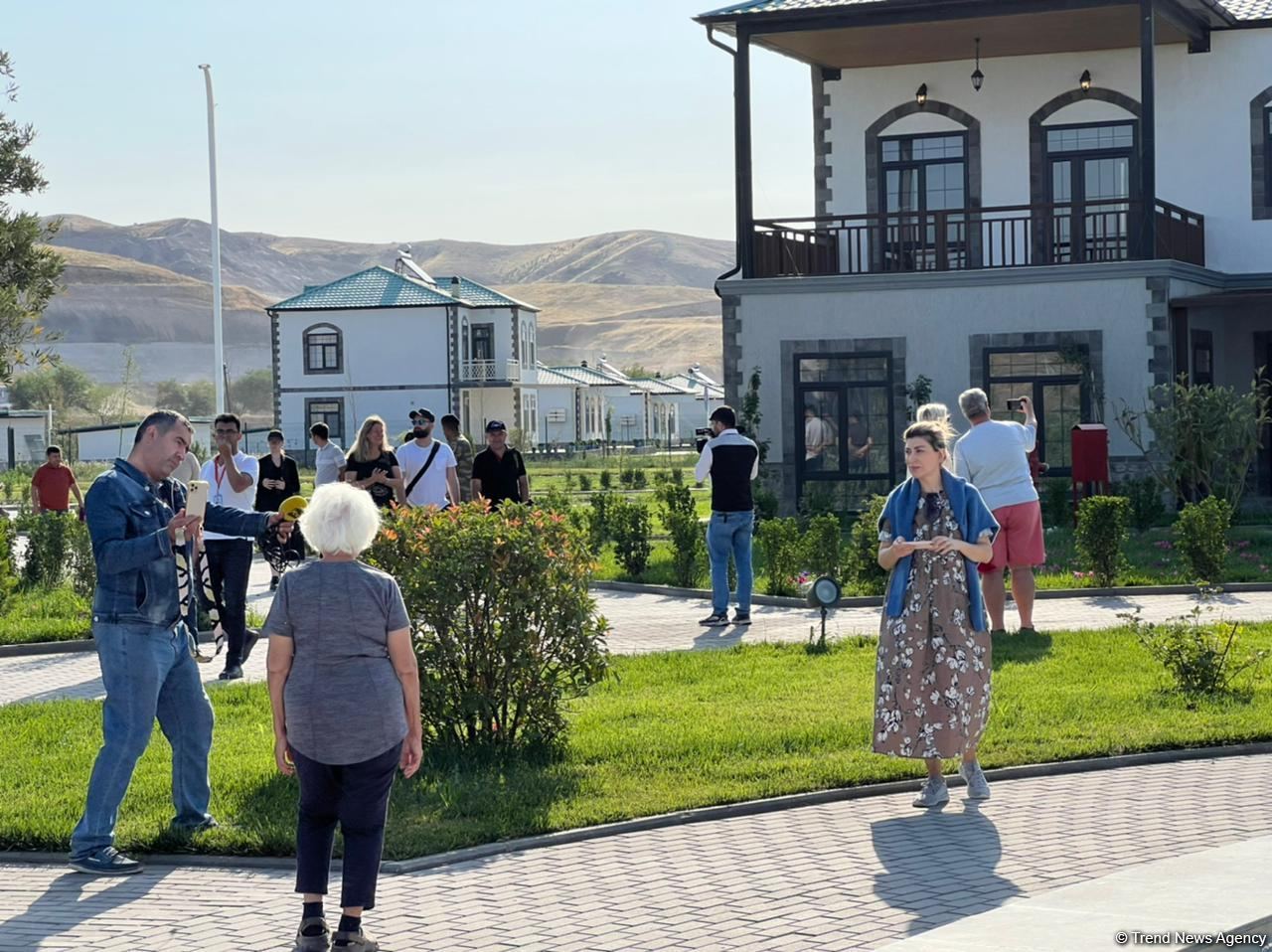 Group of international travelers visit 'smart village' of Aghali (PHOTO)